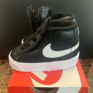 Nike Blazer Mid - Black